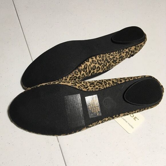 Gold Toe Leopard Print Slip On Delvina Flats (A11) - Picture 5 of 6